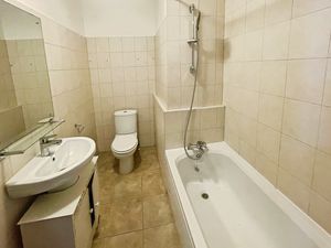 BATHROOM- click for photo gallery